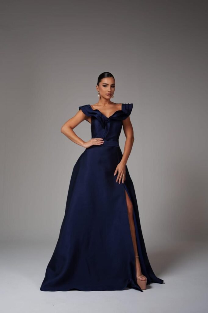 vestido azul marinho